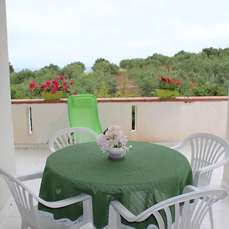 Paola Holidays Apartahotel *