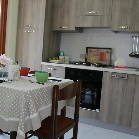Paola Holidays Apartahotel