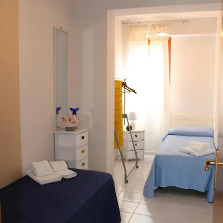 Apartahotel Paola Holidays *